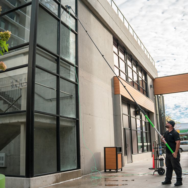 Nettoyage de vitres en hauteur et d’accès difficile